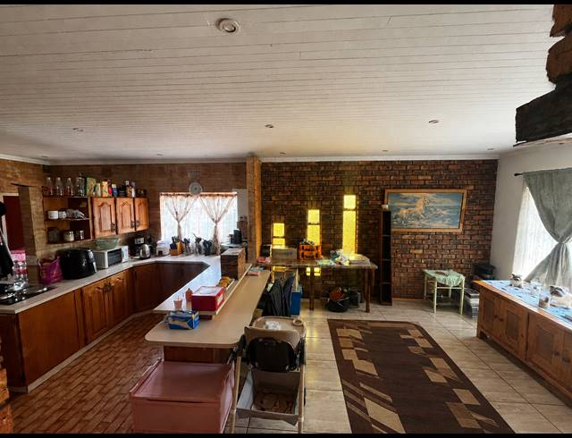 3 BEDROOM HOUSE FOR SALE IN DERSLEY
